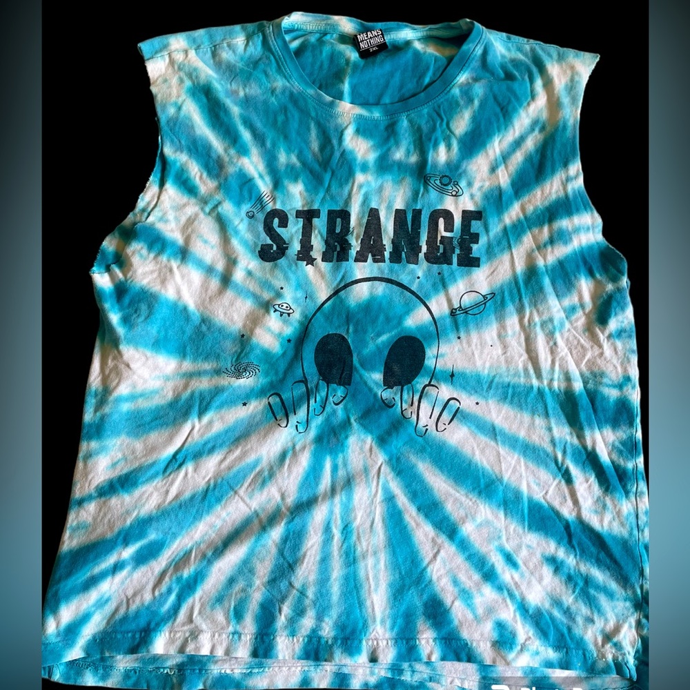 Strange Oversized Cut-Off Shirt. grunge/skater vibez